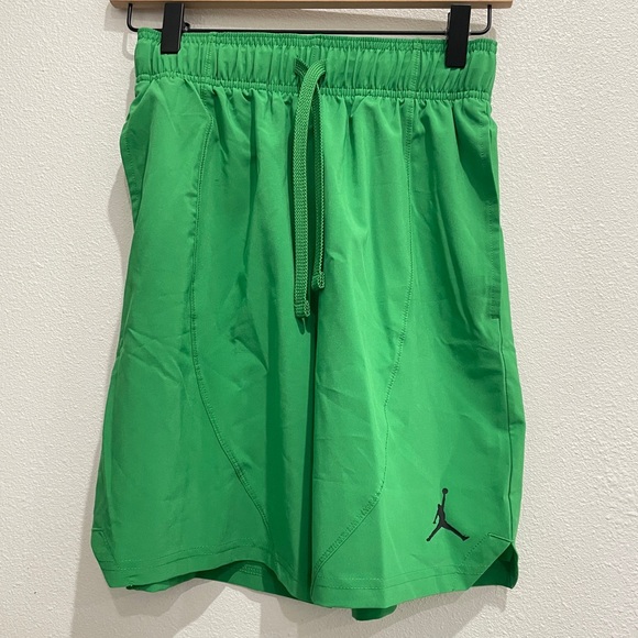 NEW Jordan Nike Green Men Training Athletic Shorts Size S - Picture 1 of 7